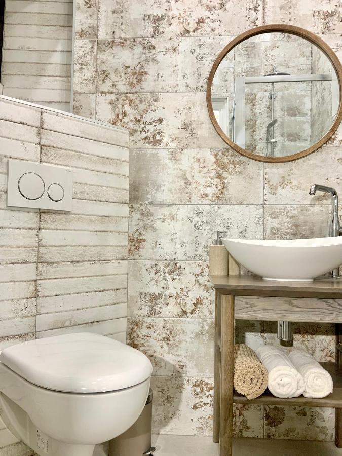Apartament Charmes De Provence - Centre Historique Chambéry Zewnętrze zdjęcie
