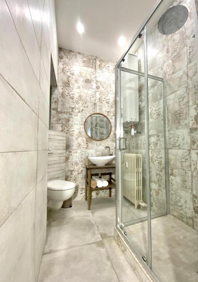Apartament Charmes De Provence - Centre Historique Chambéry Zewnętrze zdjęcie